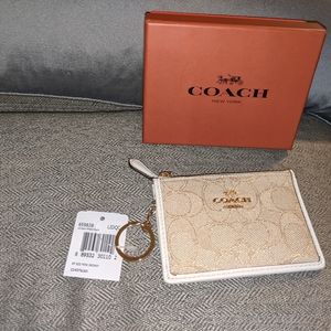 New with Tag Cream Coach Wristlet w Key Ring Small Wallet Never Used
